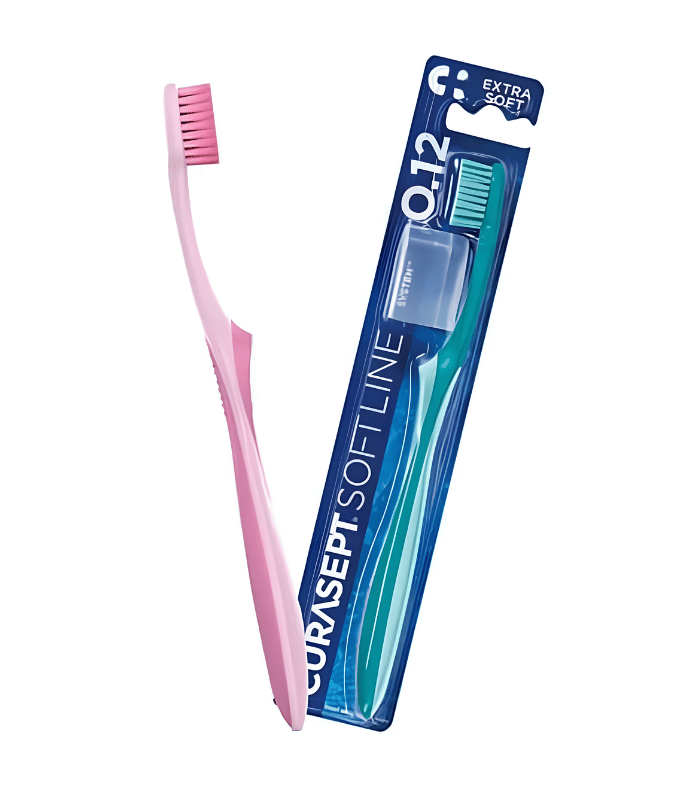 Curasept Softline 0.12 Extra Soft Brosse à Dents Rose pour Gencives Sensibles Curasept Softline 0.12 Extra Soft Brosse à Dents Rose pour Gencives Sensibles